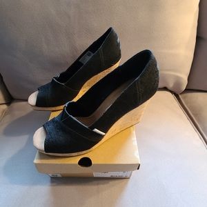 Toms wedges Like New